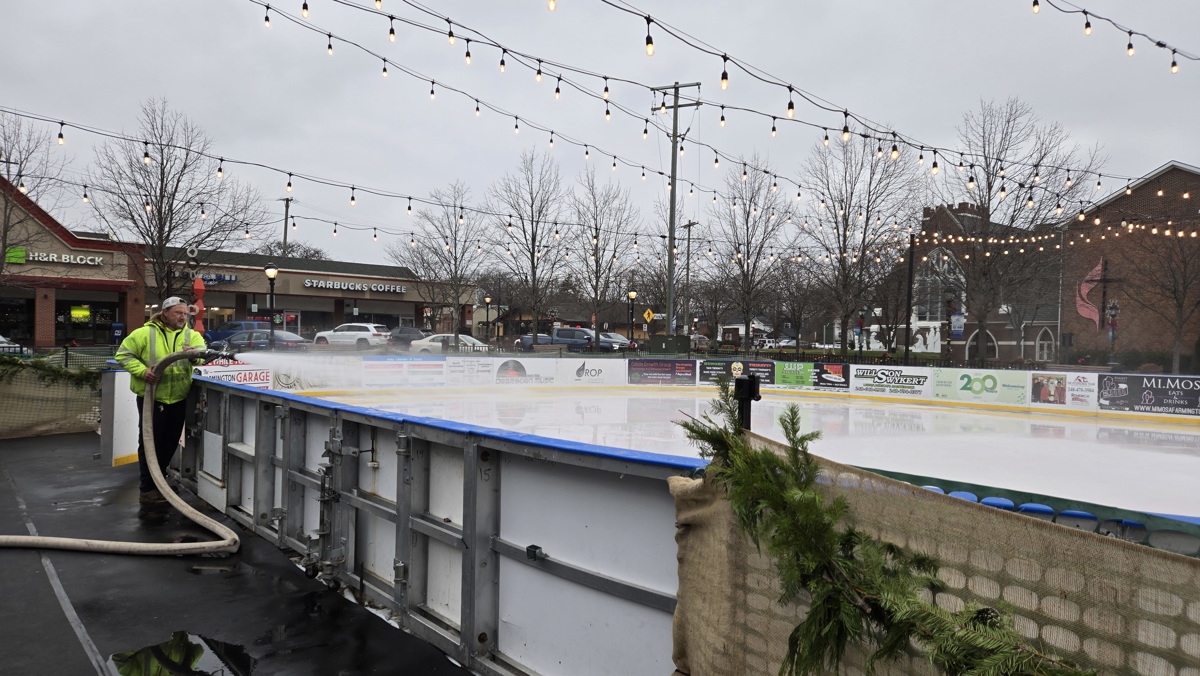 Riley Park Ice Rink is open for the season - The City of Farmington